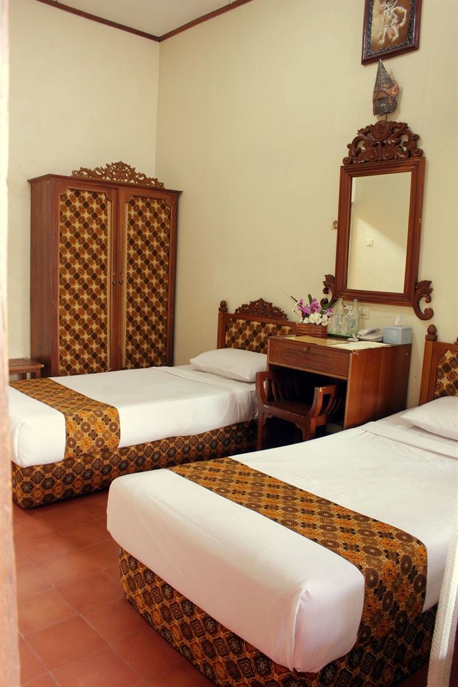Istana Batik Ratna Hotel 3*