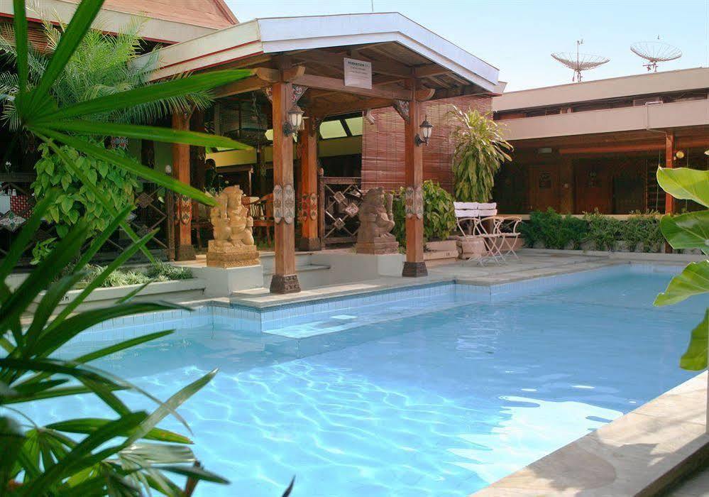Hotel Istana Batik Ratna 3*